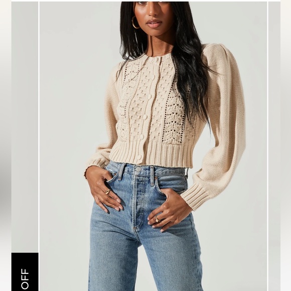 ASTR Crew Neck Sweater Size: L - Picture 5 of 9